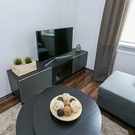 Graceful Ernesto Apartment